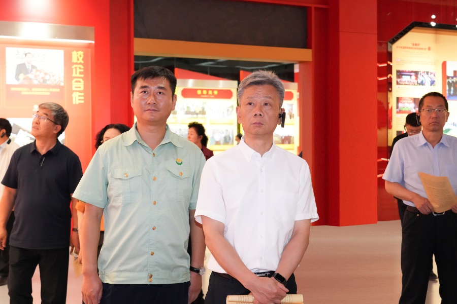 2024.06.23全國政協(xié)委員、省政協(xié)副主席、民盟甘肅省委會主委劉仲奎蒞臨金徽股份調(diào)研.jpg